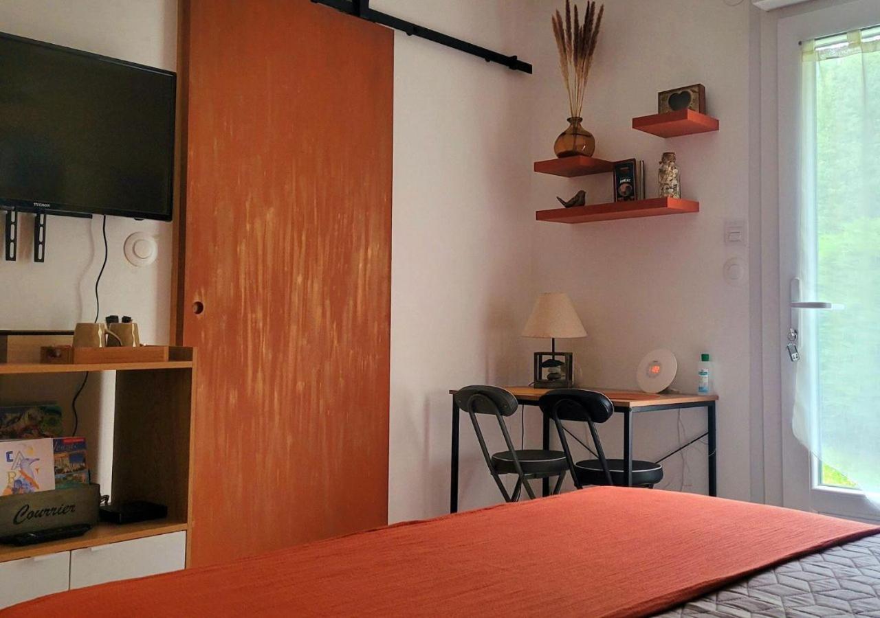 Vivre Benaise Chambre D'Hotes Chaunac Δωμάτιο φωτογραφία